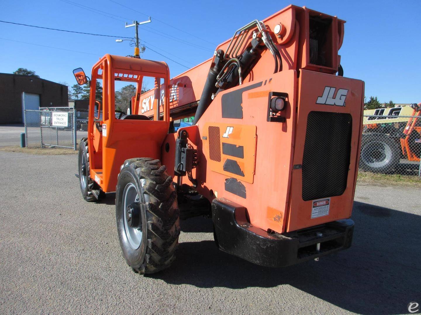 2016 Skytrak 8042 Telescopic Mast Telehandlers - 123Forklift