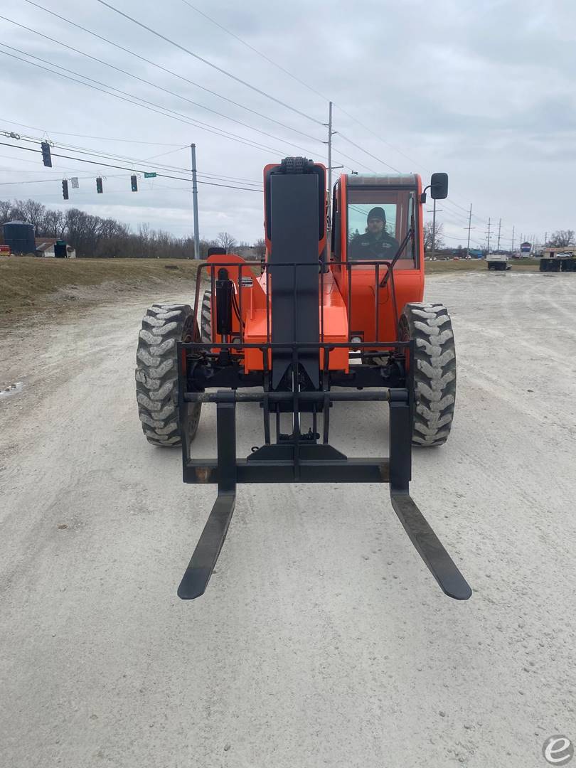 2014 JLG 6042