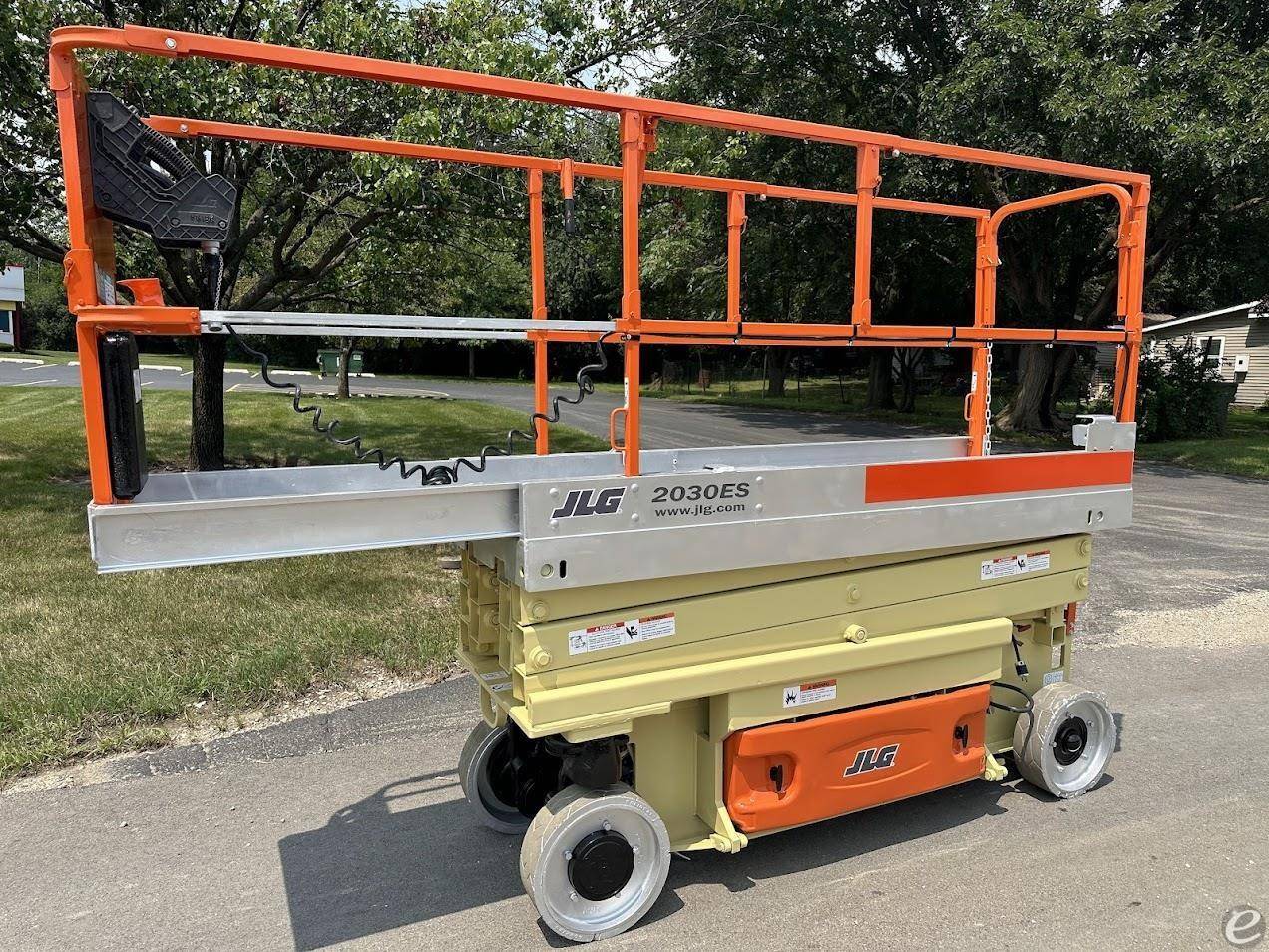 2014 JLG 2030ES