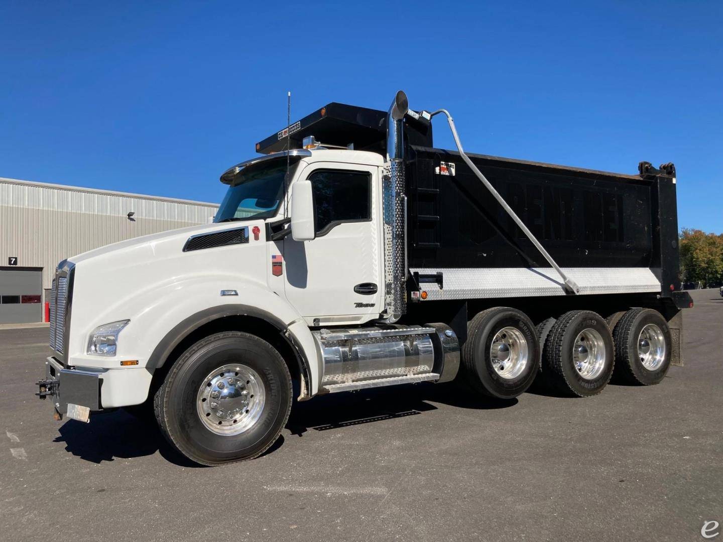 2023 Kenworth T880