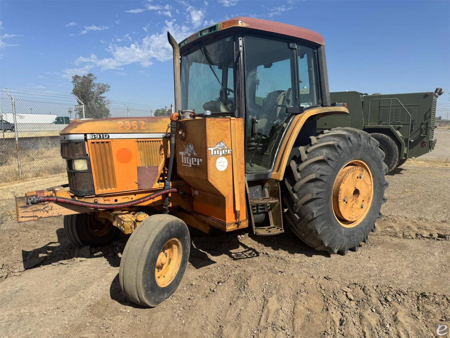 2001 John Deere 6410