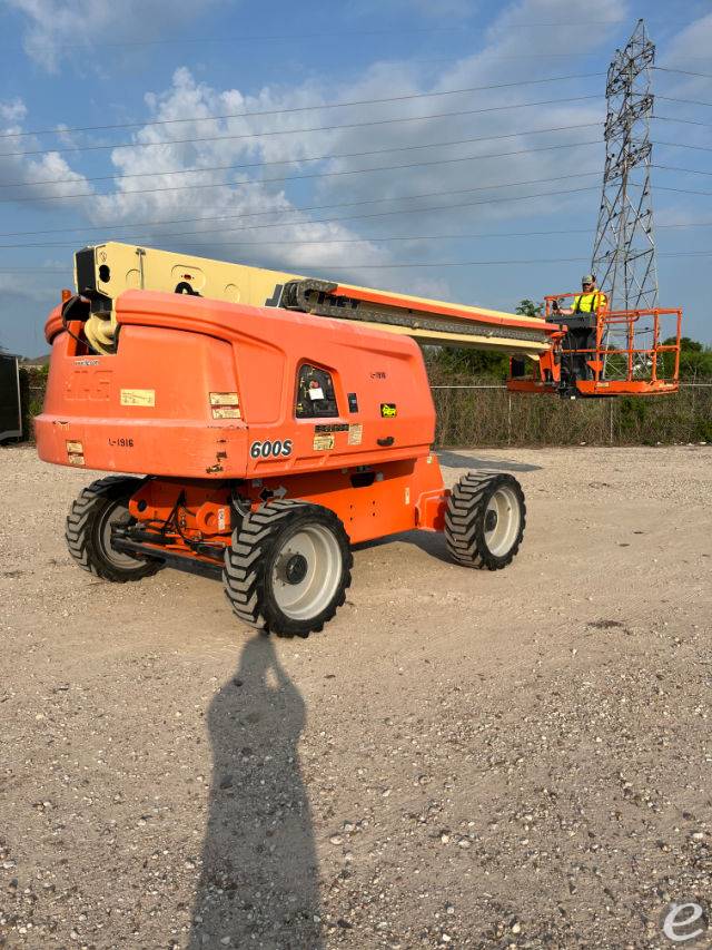 2019 JLG 600S