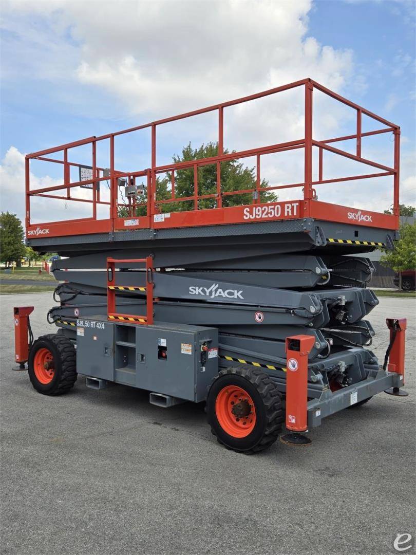 2019 Skyjack SJ9250RT