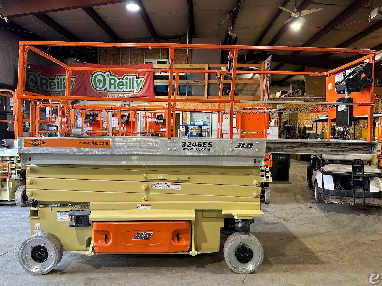 2015 JLG 3246ES