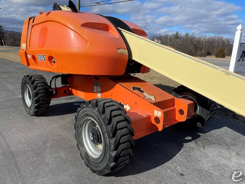 2014 JLG 400S