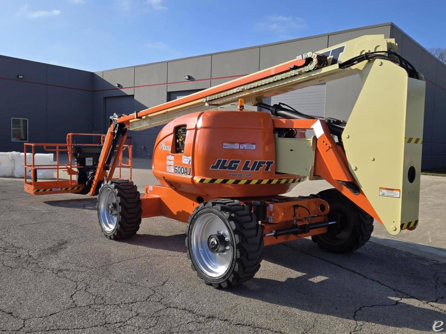 2015 JLG 600AJ Articulated Boom Boom Lift - 123Forklift