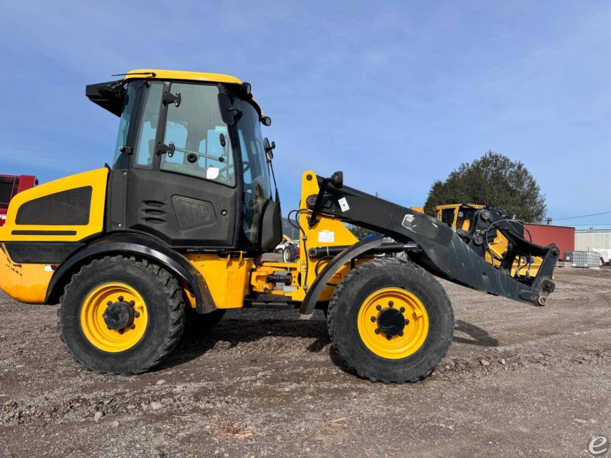 2017 JCB 409T4