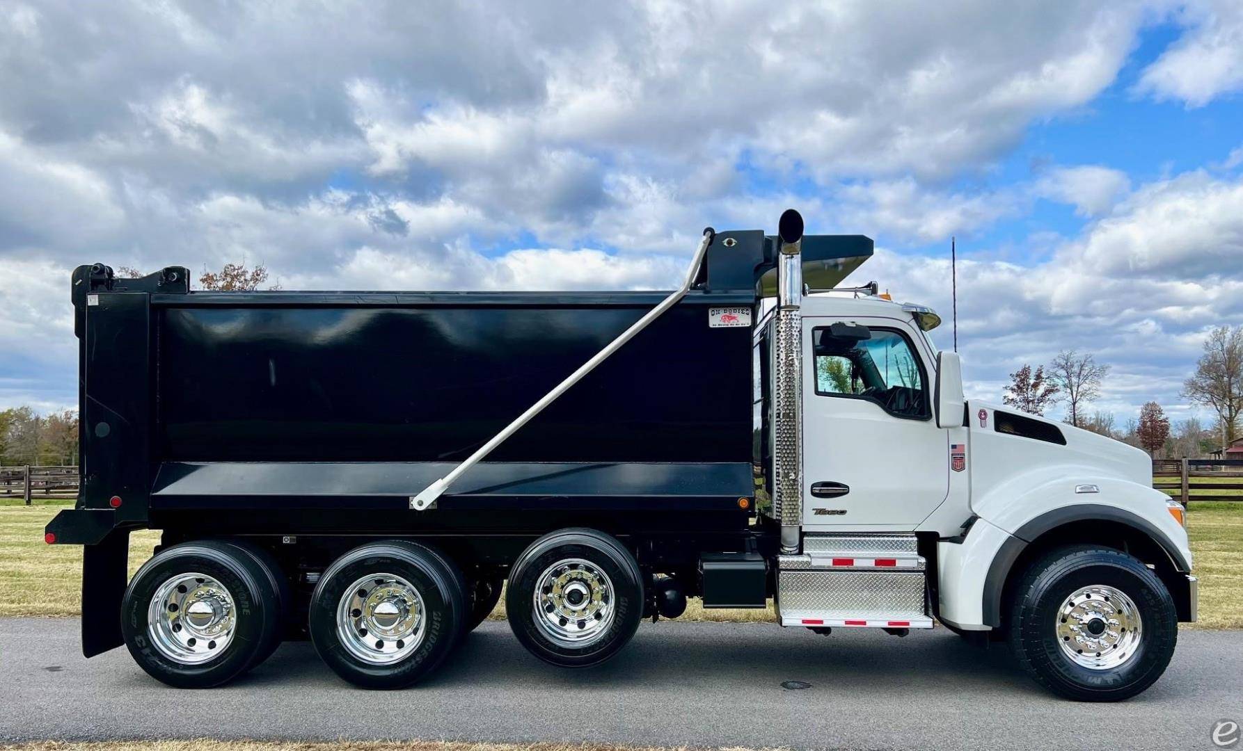 2023 Kenworth T880S