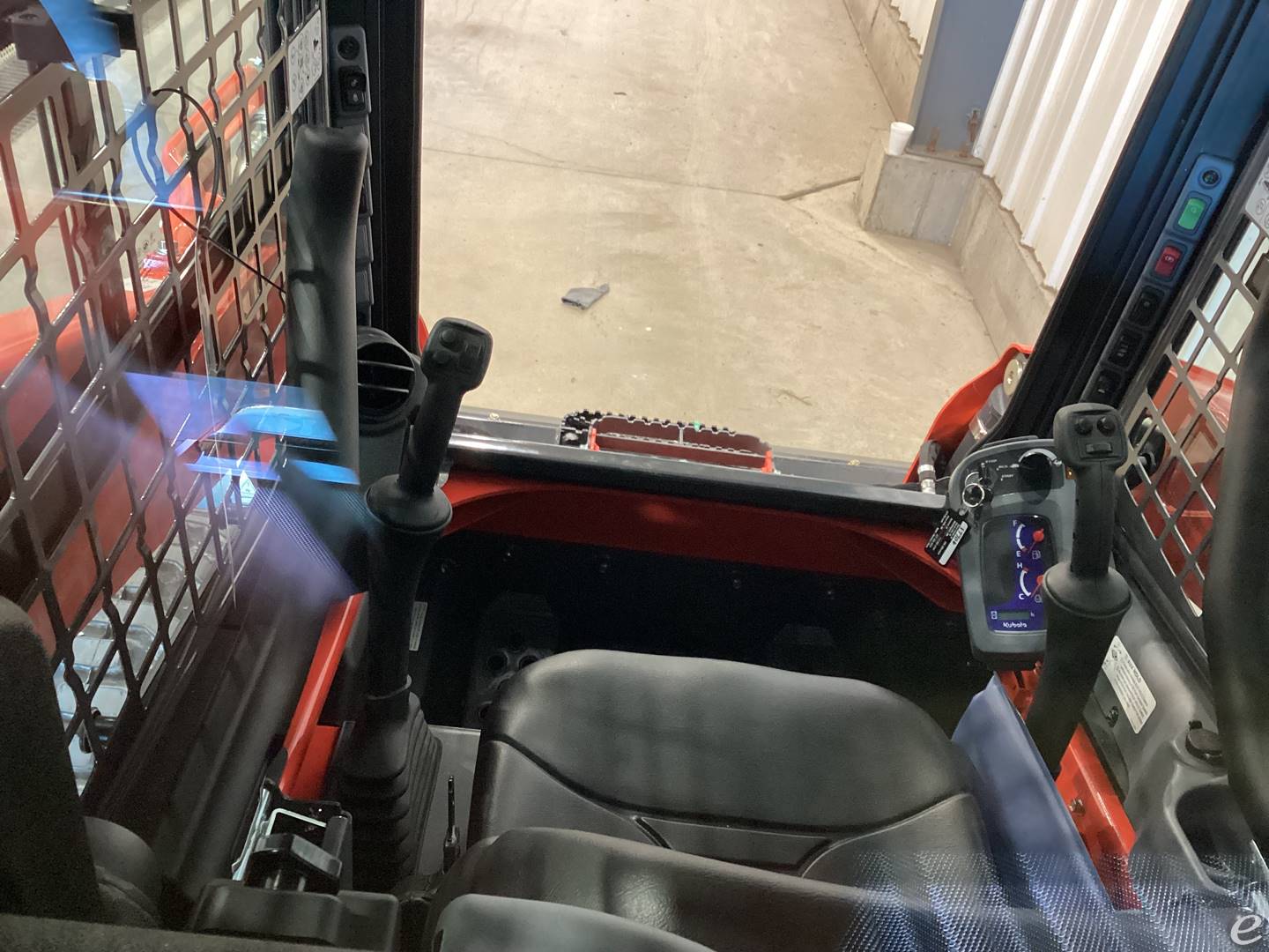 2024 Kubota SSV65HC