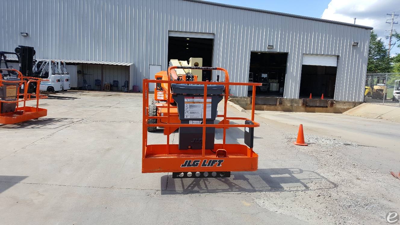 2014 JLG E400AJP