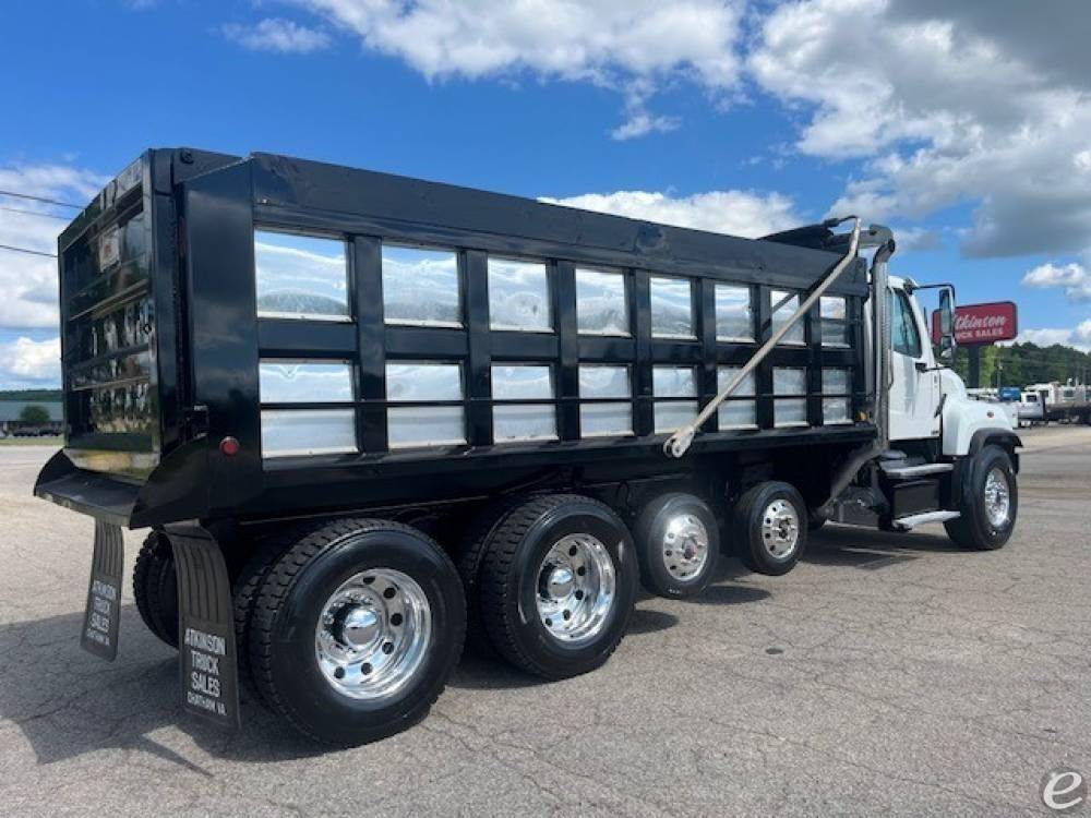 2016 Freightliner 114SD