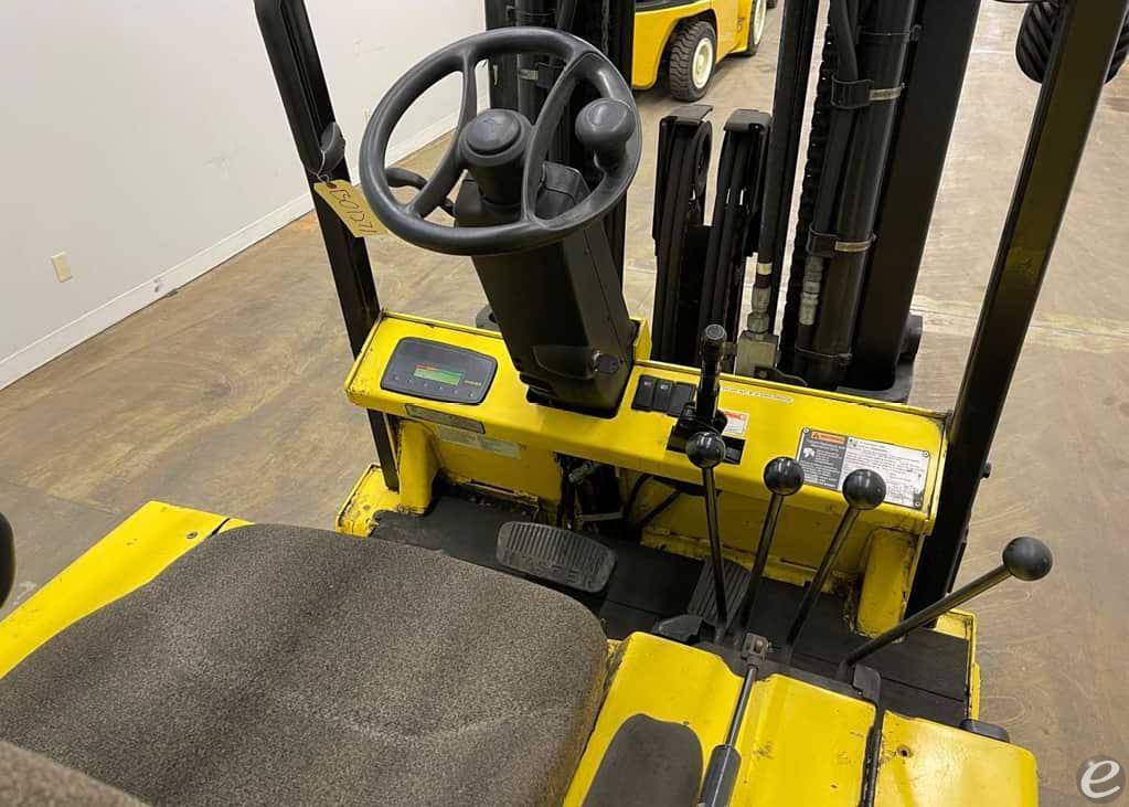 2010 Hyster E80Z