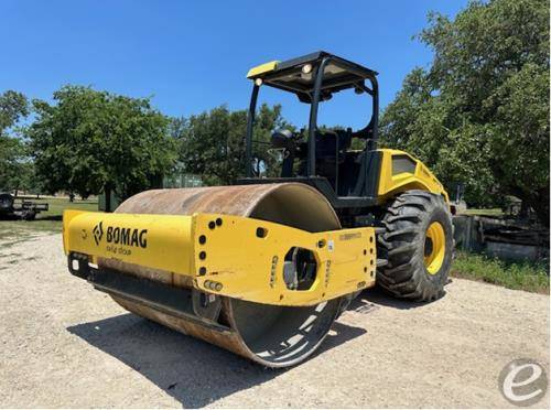 2019 Bomag BW211D-5