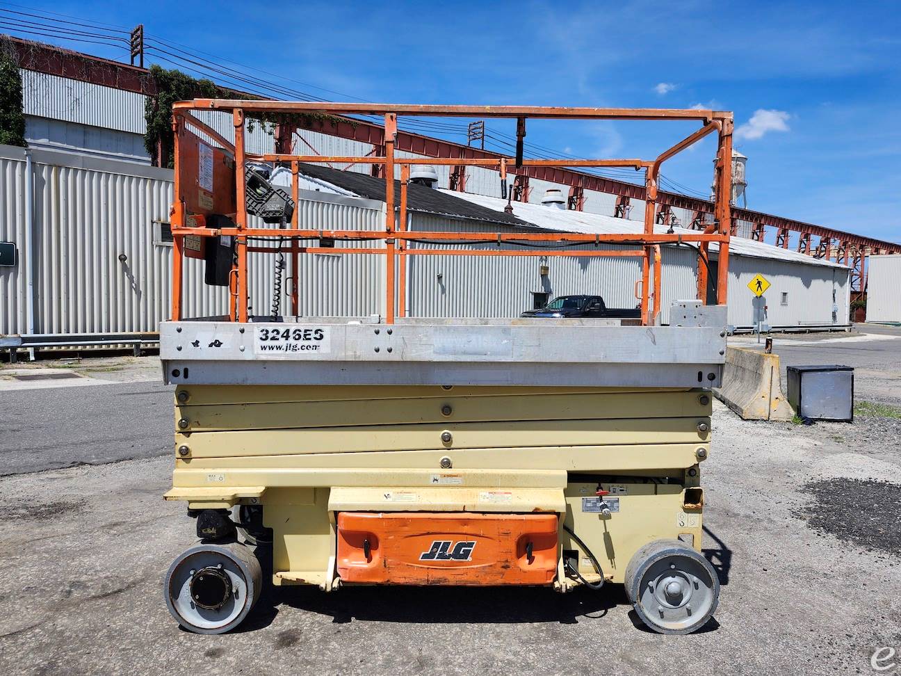 JLG 3246ES