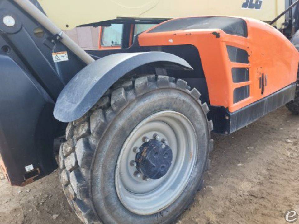 2016 JLG 1255