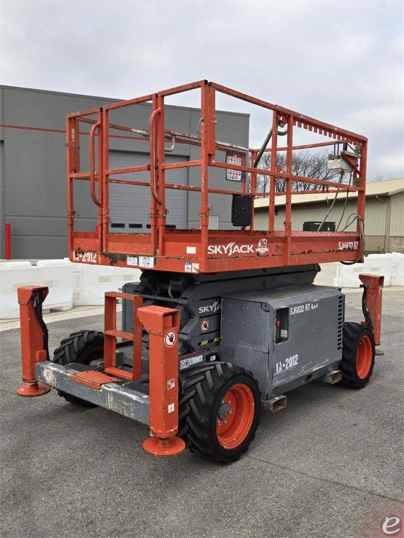 2015 Skyjack SJ6832RT Rough Terrain Scissor Lift - 123Forklift