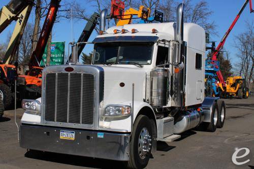 2022 Peterbilt 389 Mid Roof Sleeper Tractor