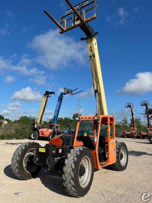 2014 JLG G6-42A