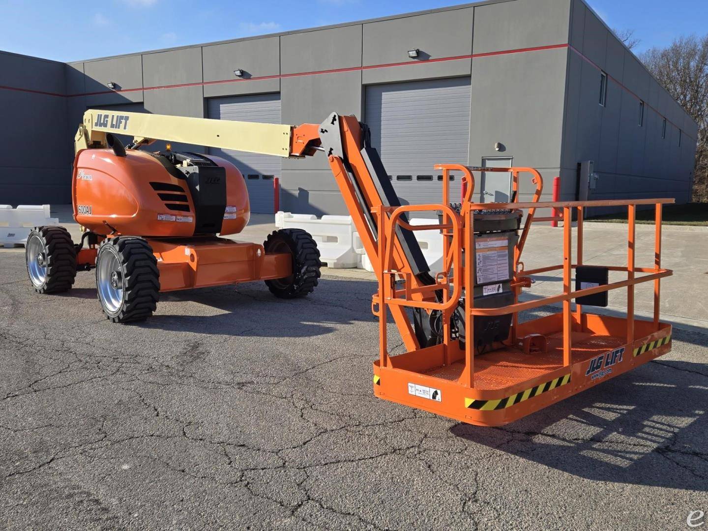 2015 JLG 600AJ Articulated Boom Boom Lift - 123Forklift