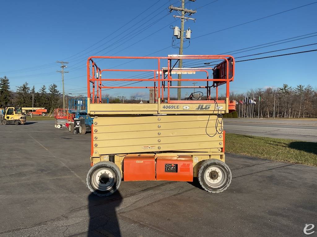 2015 JLG 4069LE