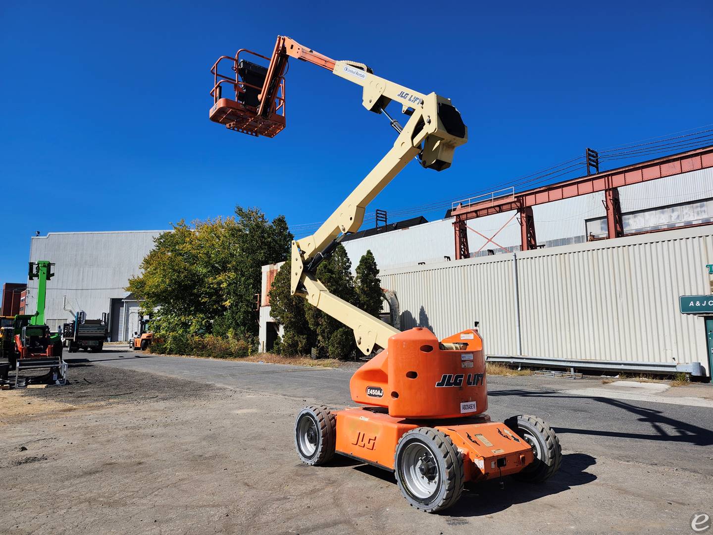 2011 JLG E450AJ