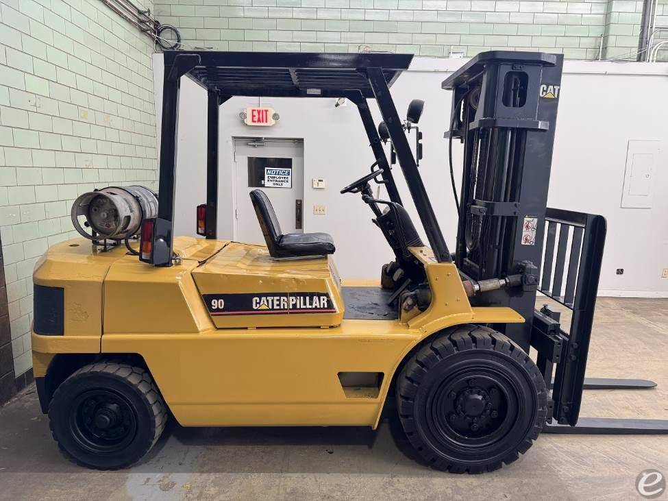 1999 CatGPL040 Pneumatic Tire Forklift