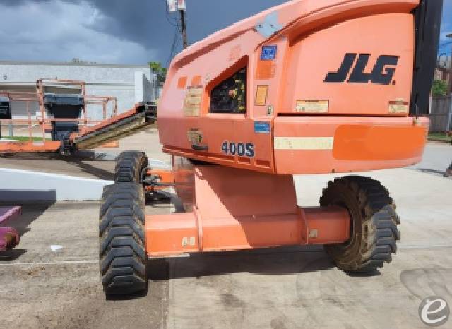 2017 JLG 400S