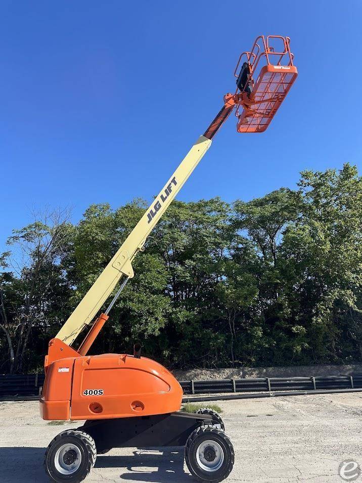 2014 JLG 400S