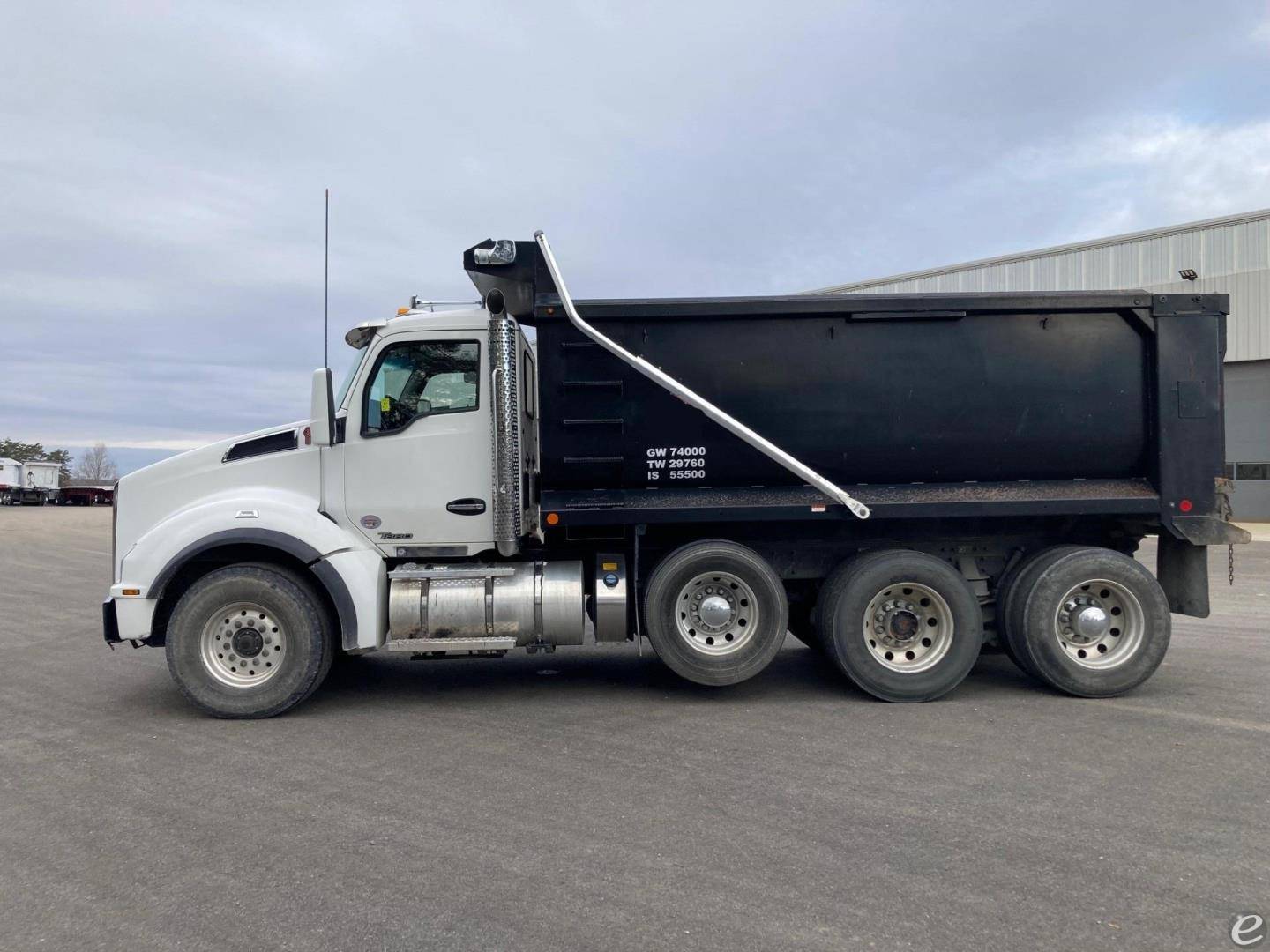 2021 Kenworth T880