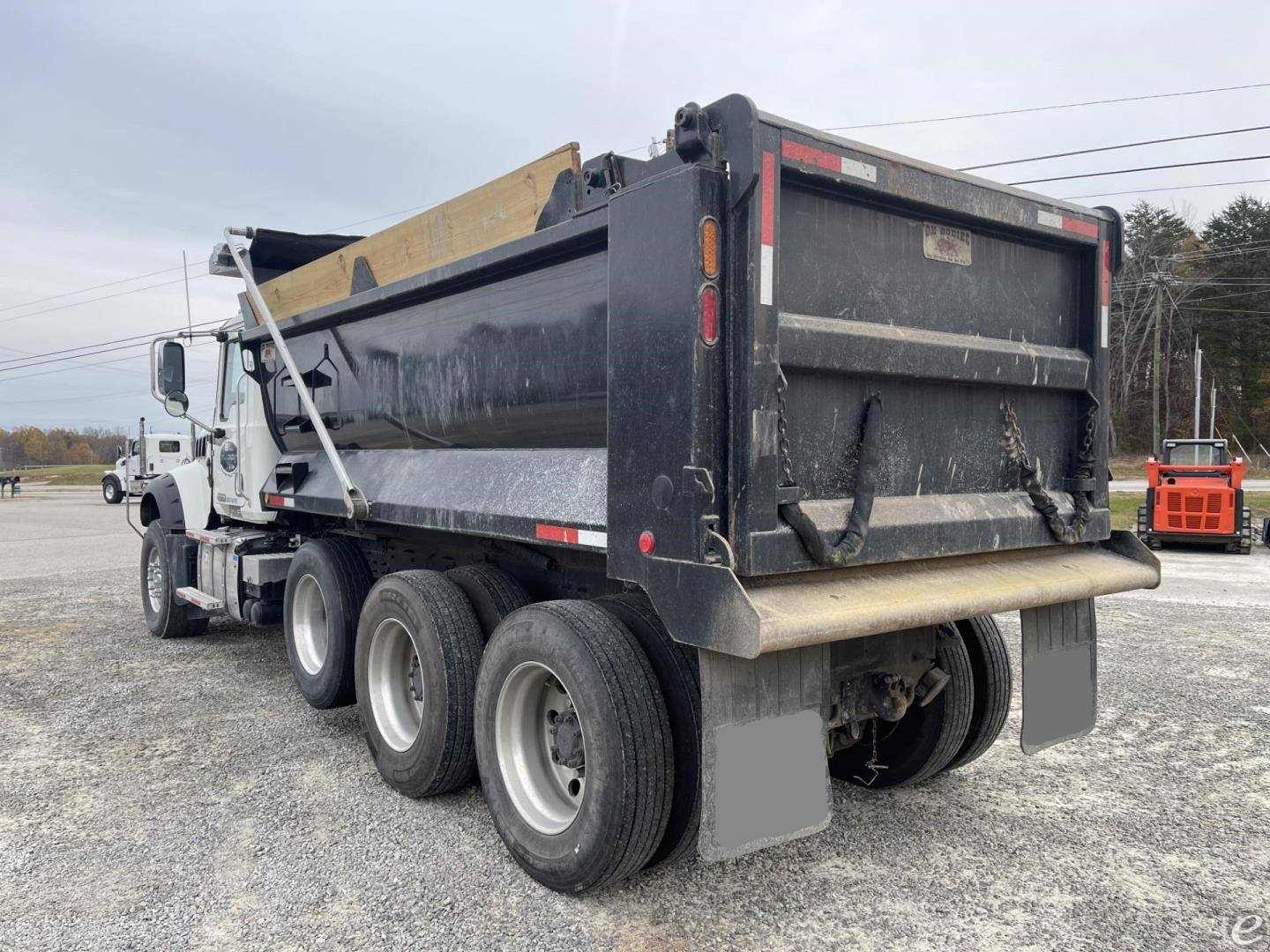 2019 Mack GRANITE 64FR