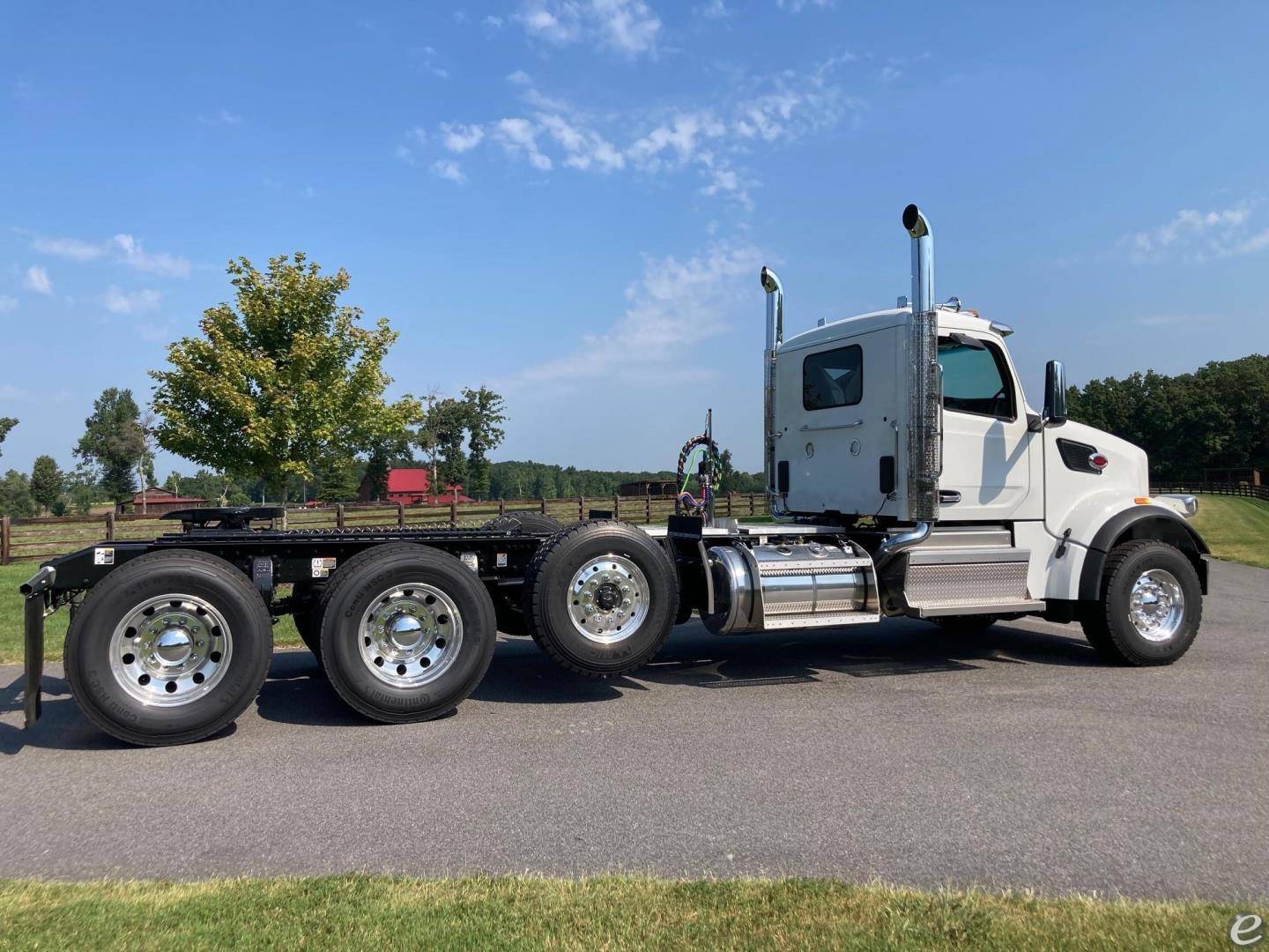 2025 Peterbilt 567