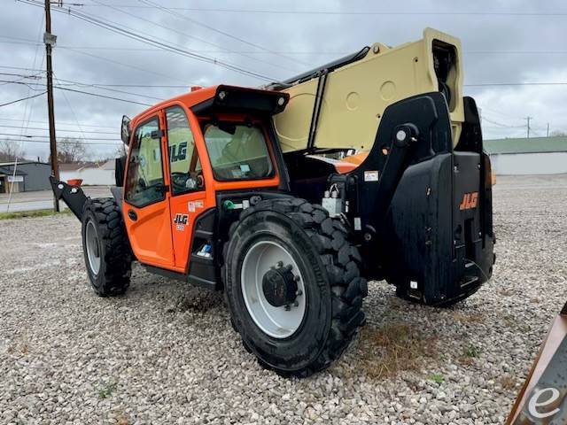 2021 JLG 1255