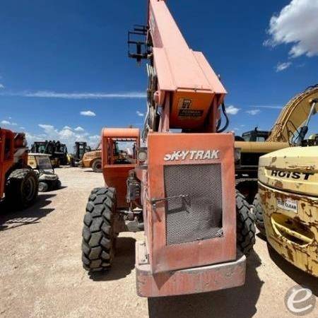 2014 JLG 8042