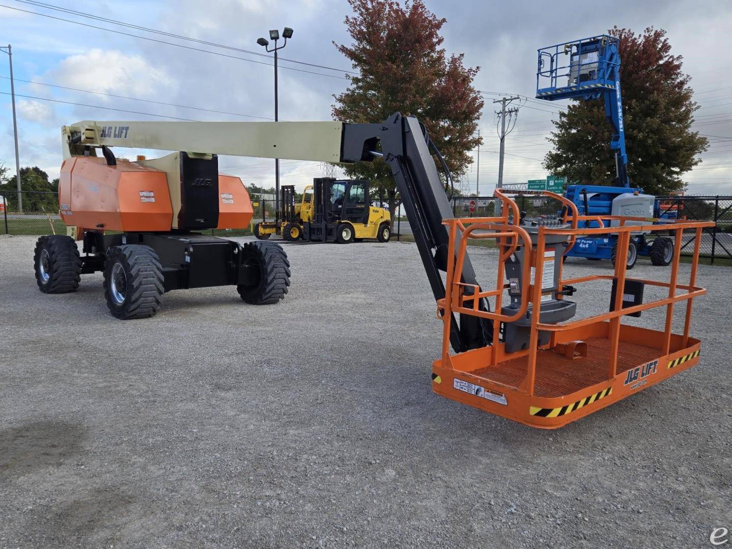 2013 JLG 800AJ