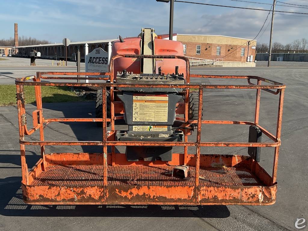 2012 JLG 400S