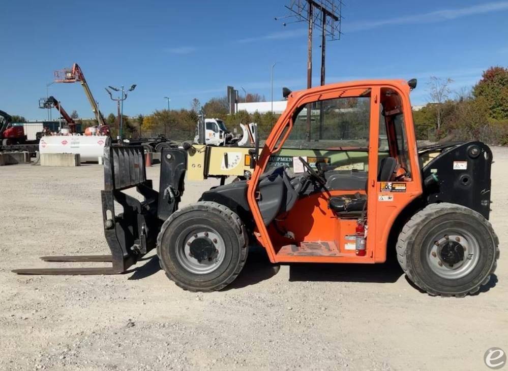 2017 JLG G5-18A