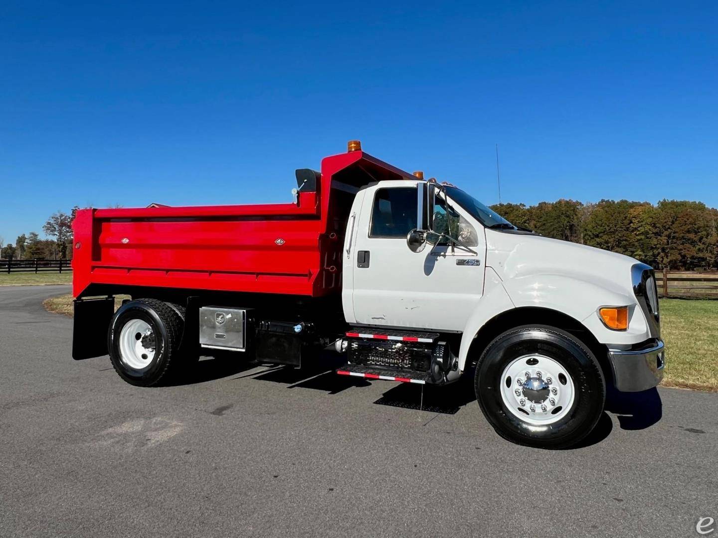 2013 Ford F750 XL