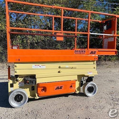 2015 JLG 2032ES