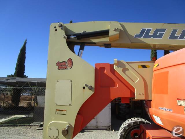 2017 JLG 800AJ