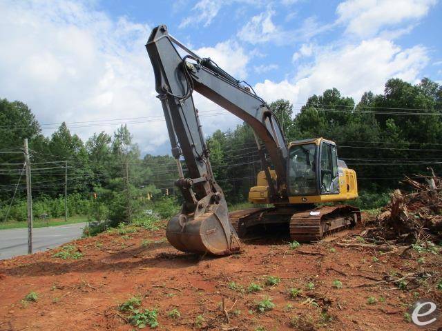 2013 John Deere 210G LC