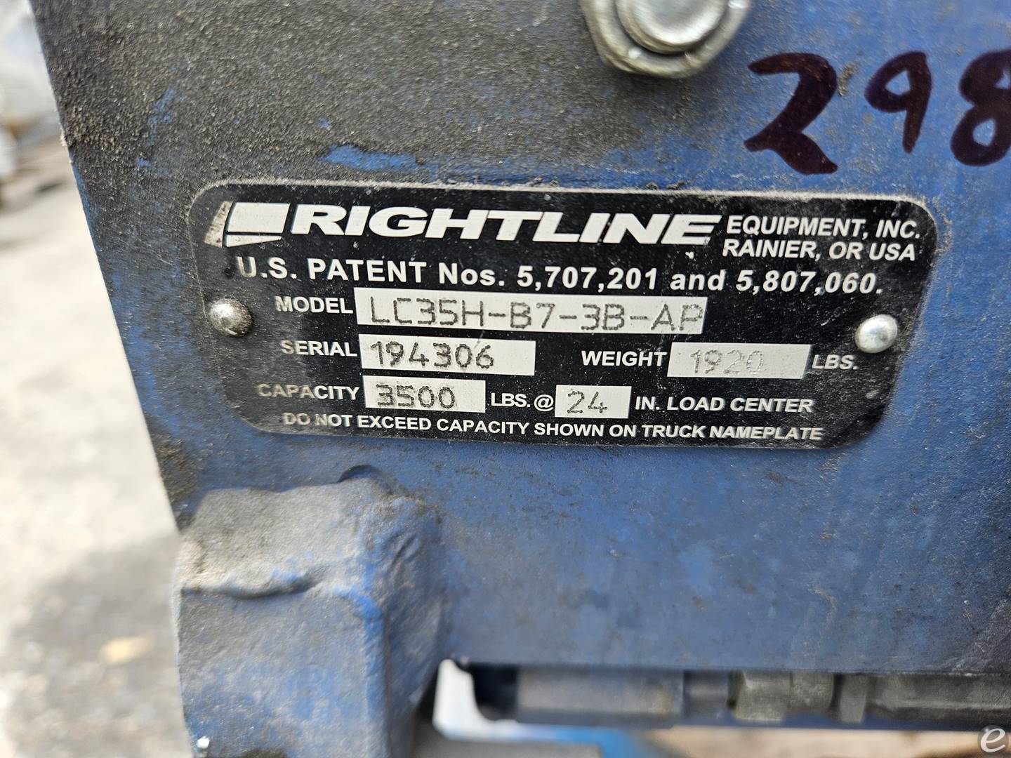2019 Rightline LC35H-B7-3B-AP