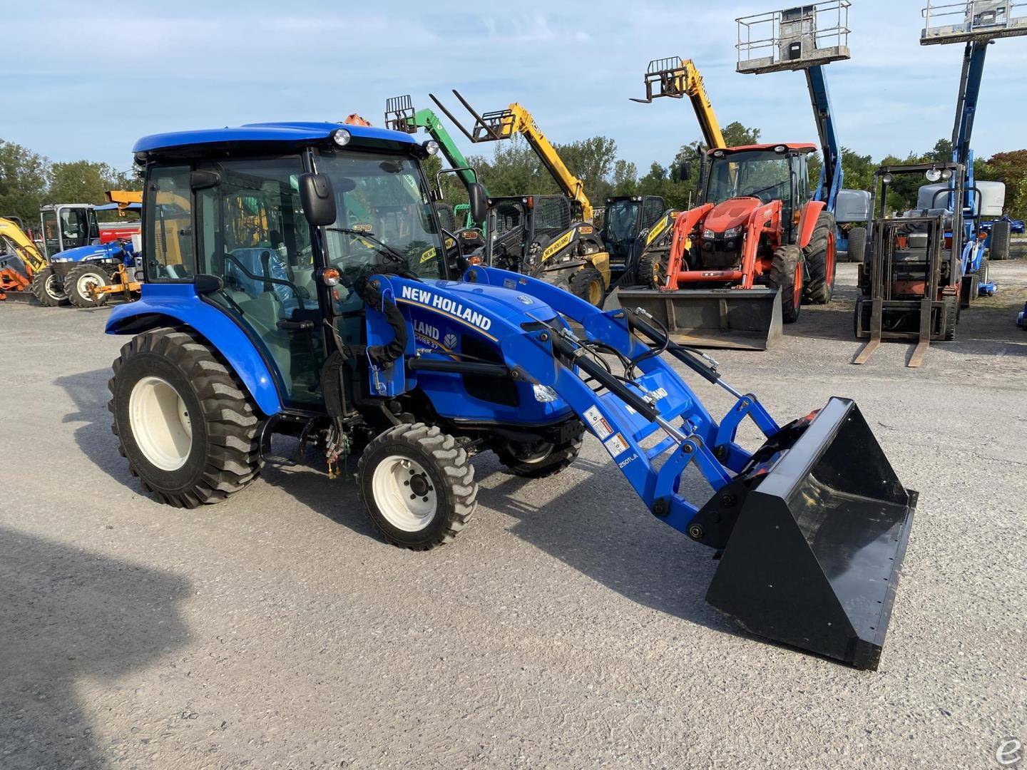 2017 New Holland BOOMER 37