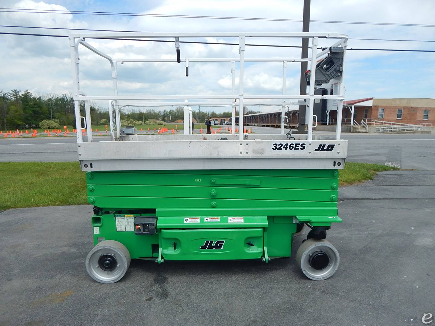 2015 JLG 3246ES