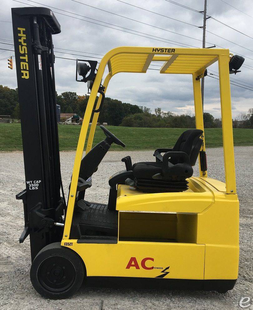 2010 Hyster J35ZT