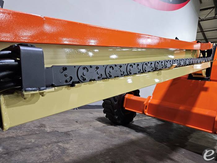 2016 JLG 400S