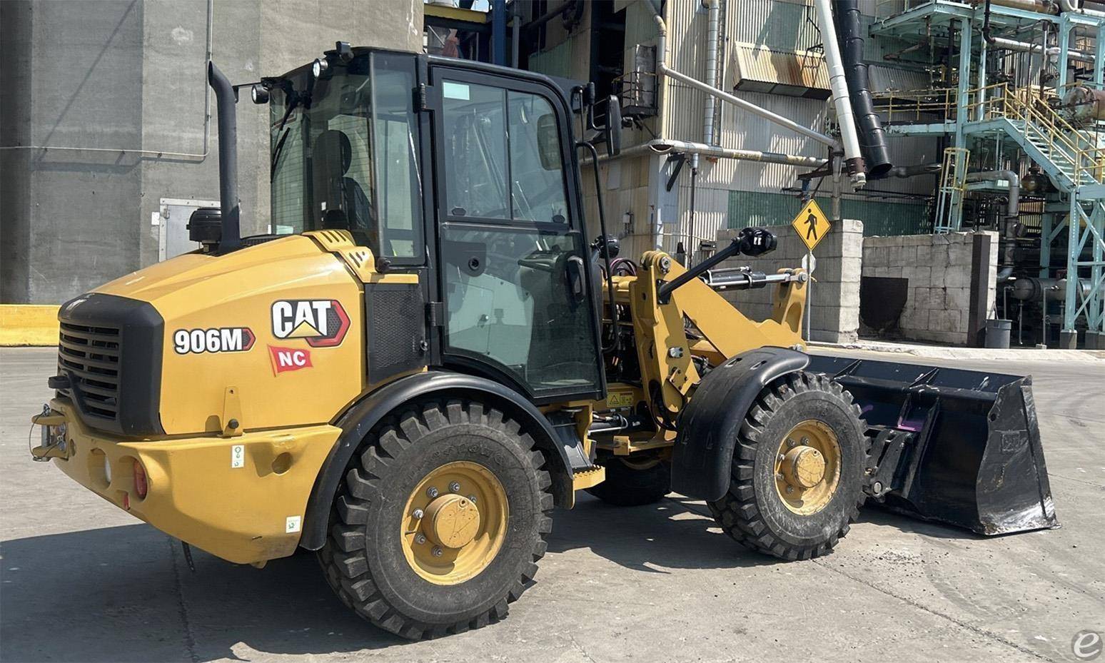 2022 Cat 906M