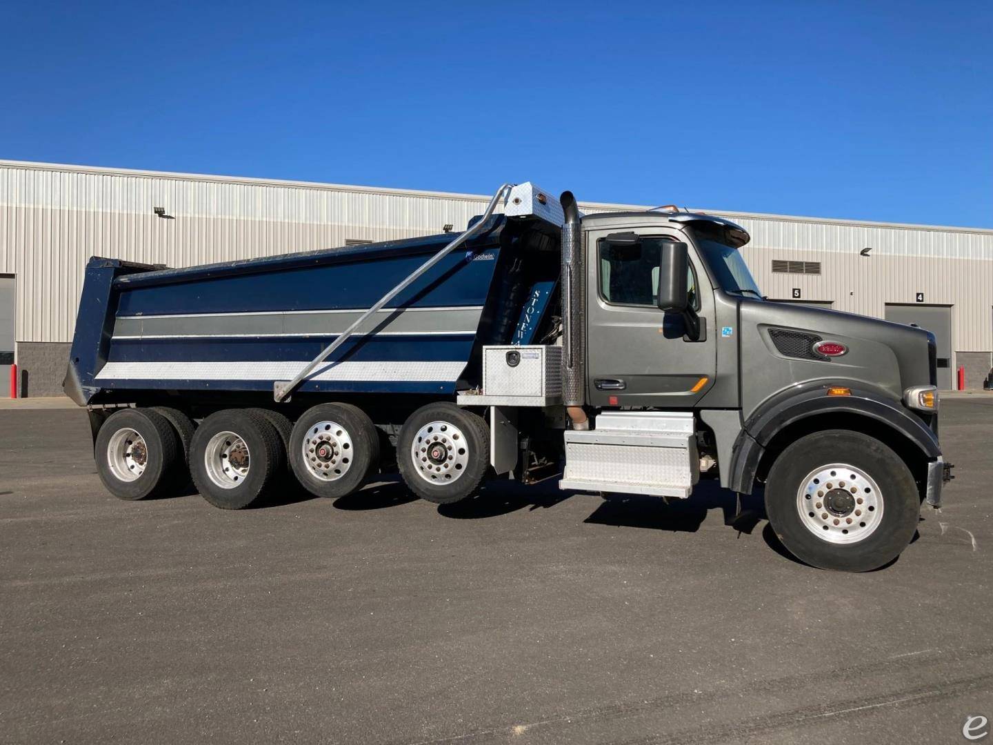 2021 Peterbilt 567