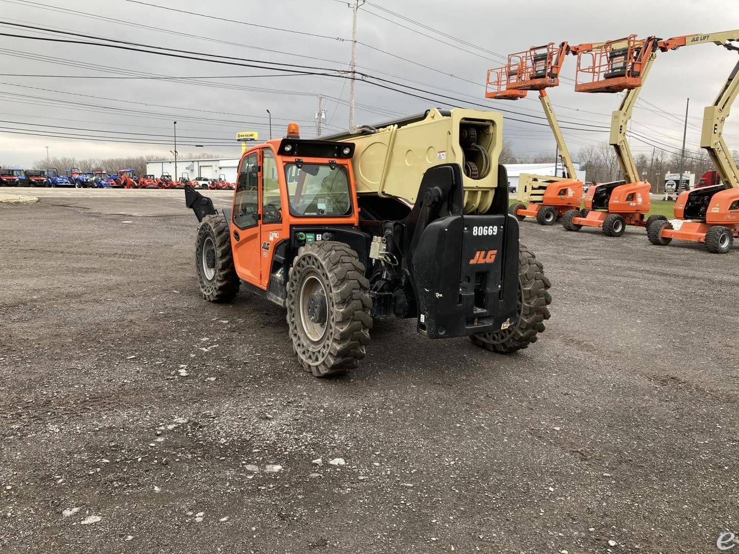 2017 JLG 1255