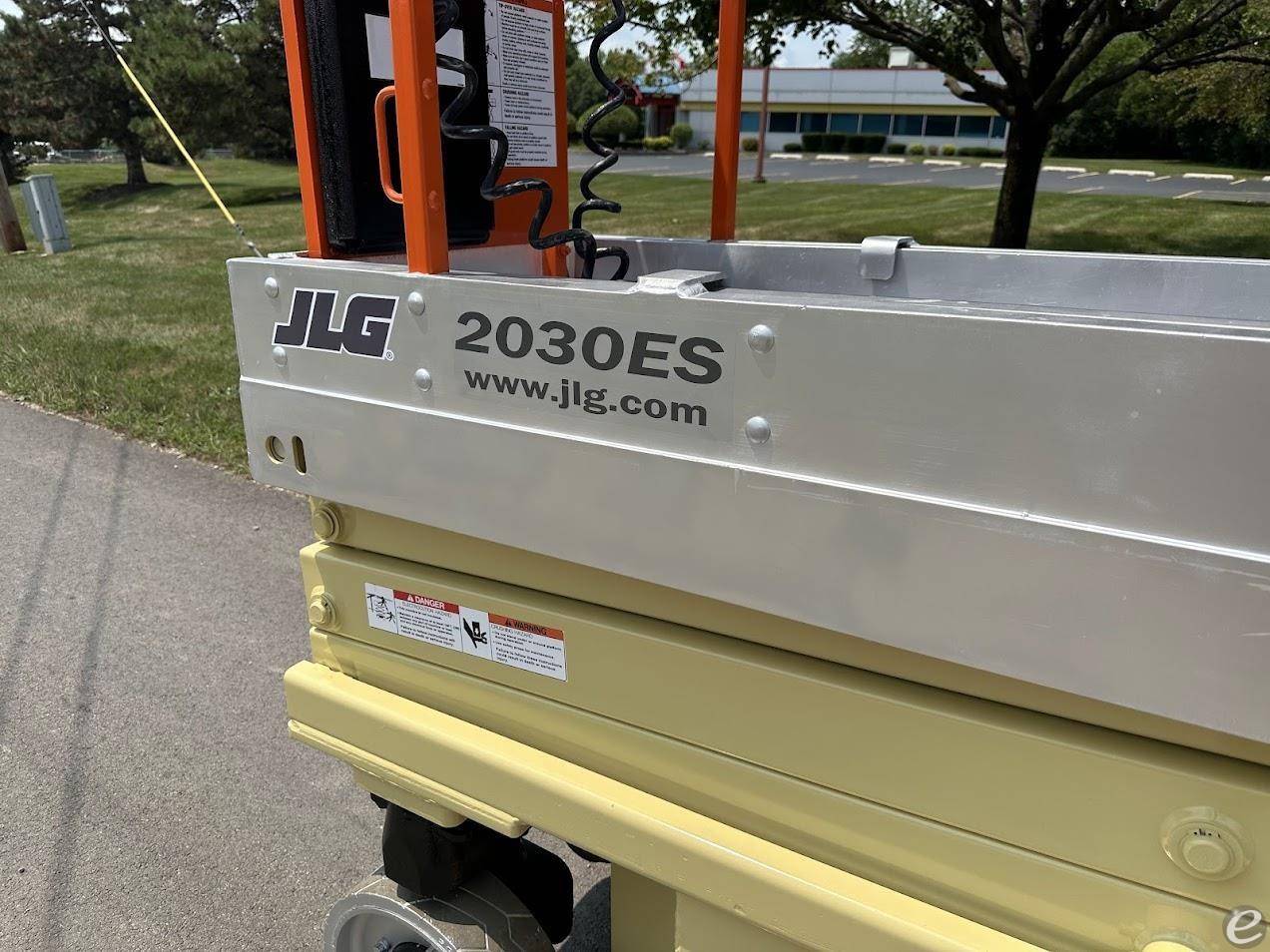 2014 JLG 2030ES