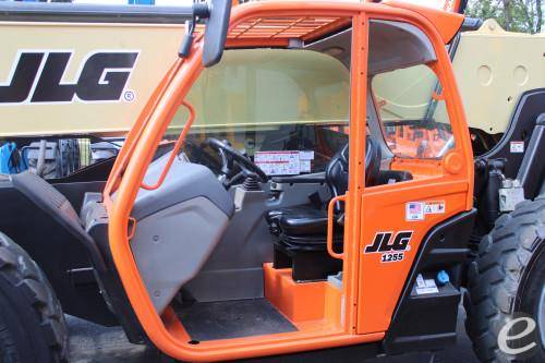 2016 JLG 1255